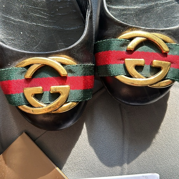 CLASSIC GUCCI FLATS WITH ICONIC COLOR STRAPS. SPECIAL HEEL PROTECTION - Picture 9 of 11
